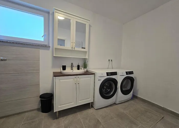 Barje Ii, Bright&sunny, Private Parking *