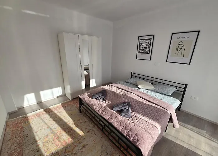 Barje Ii, Bright&sunny, Private Parking Lägenhet