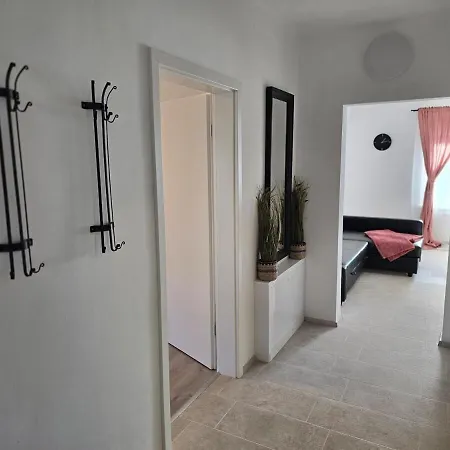 Barje Ii, Bright&sunny, Private Parking Appartement