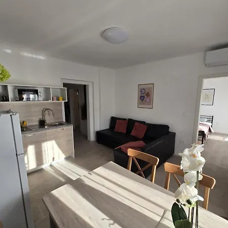 Barje Ii, Bright&sunny, Private Parking * 류블랴나