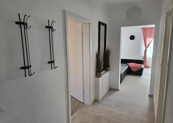 Barje Ii, Bright&sunny, Private Parking Daire