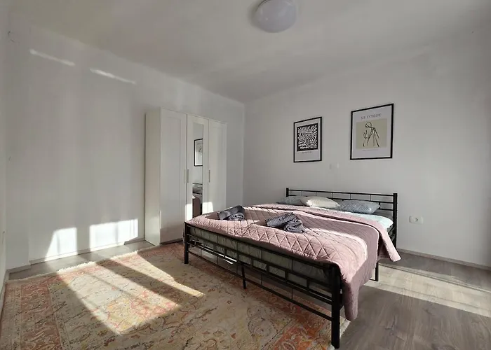 Barje Ii, Bright&sunny, Private Parking Daire