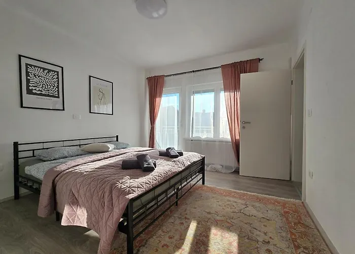 Barje Ii, Bright&sunny, Private Parking *